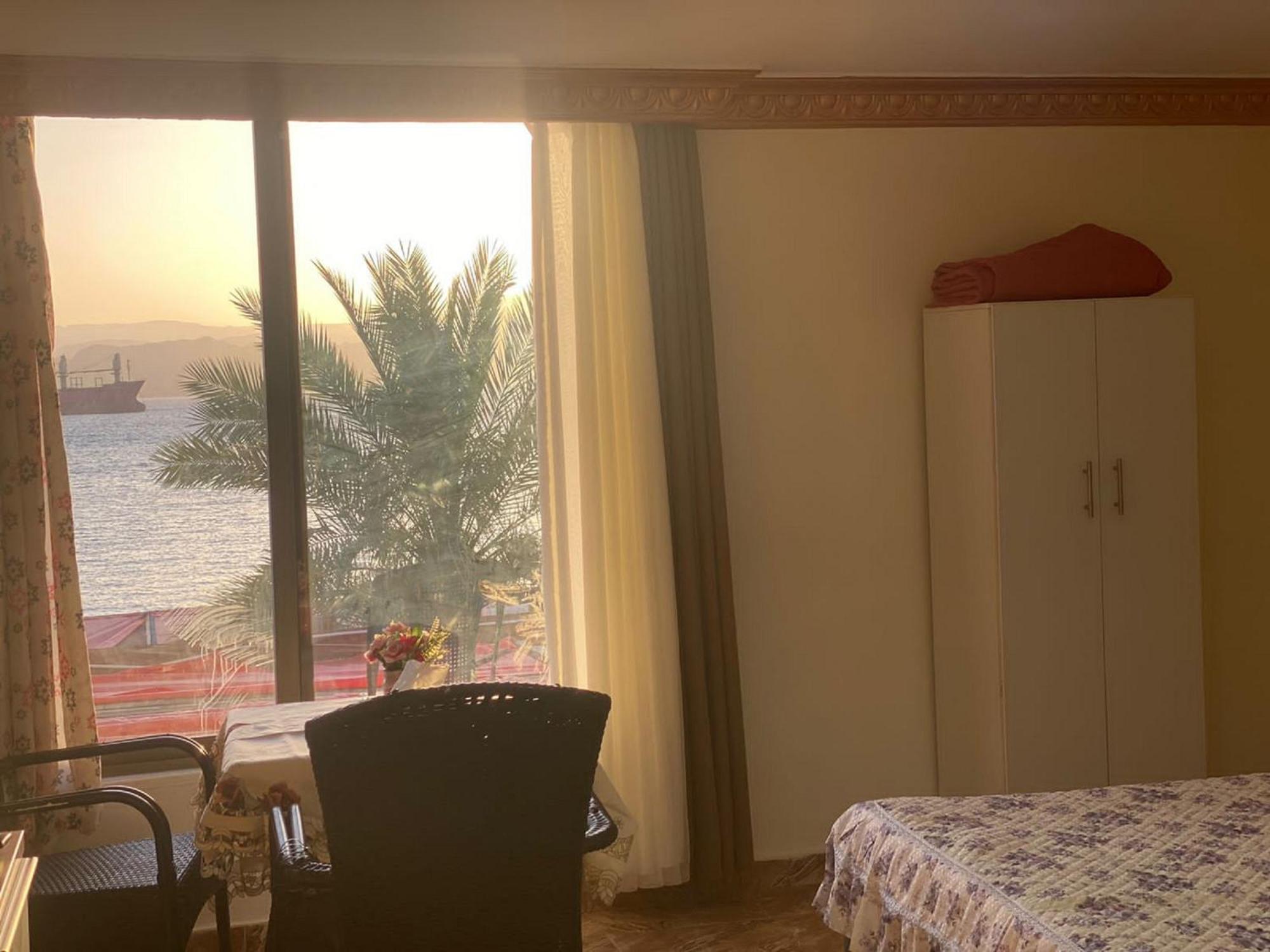Al-Amer Chalets Aqaba Esterno foto